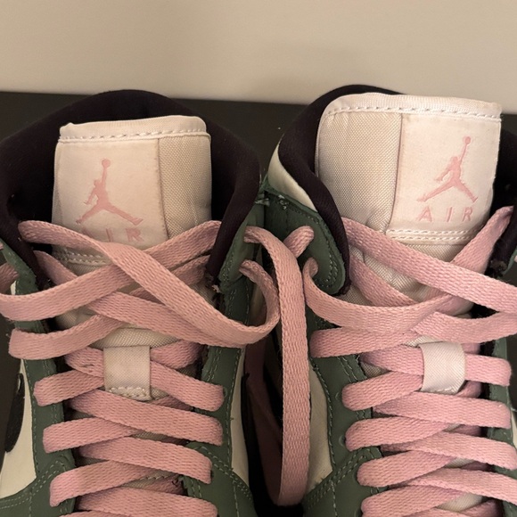 Nike Women\'s Air Jordan 1 Mid SE Dutch Green